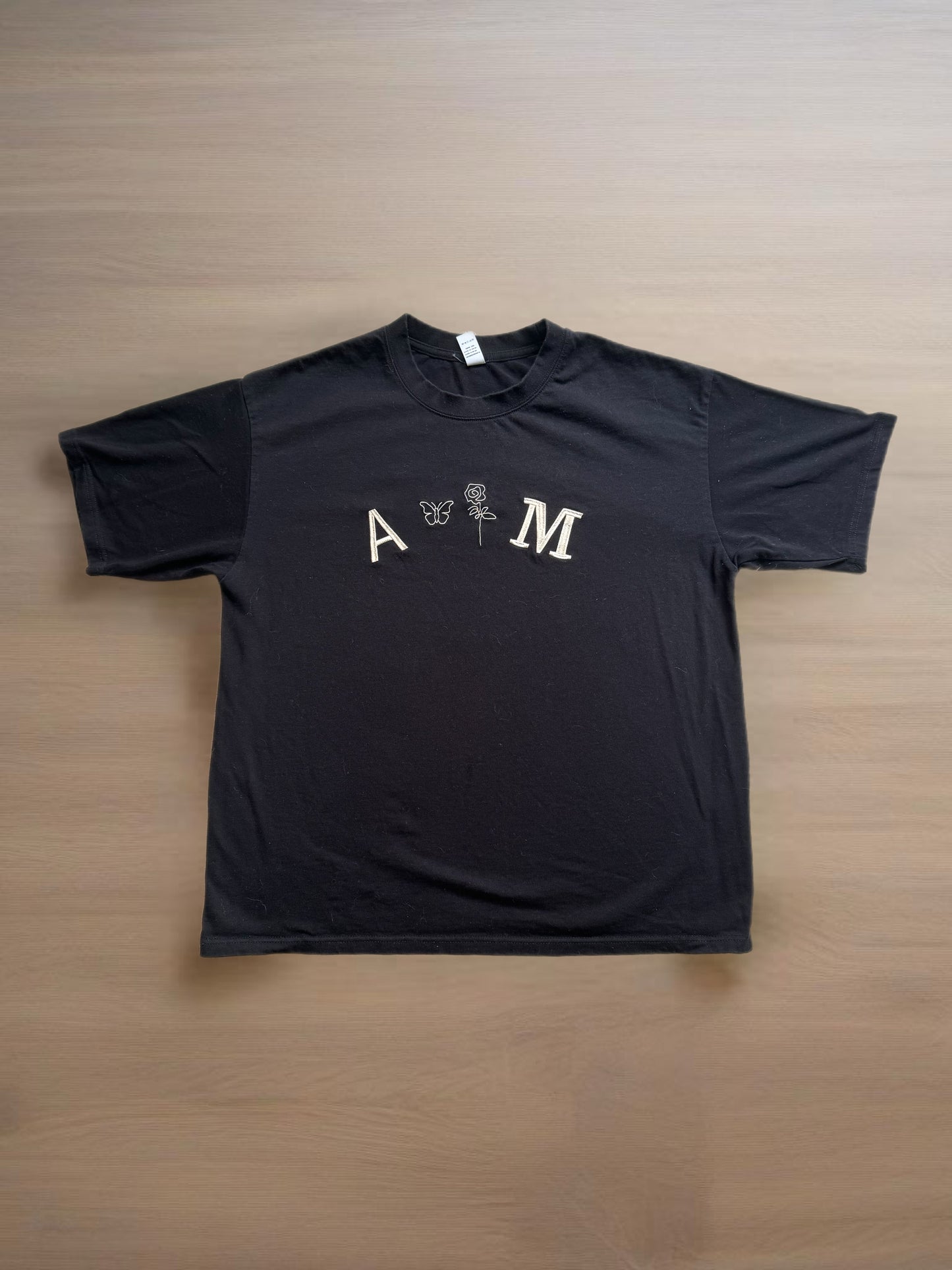AM DIVIDED Basic Tee Black
